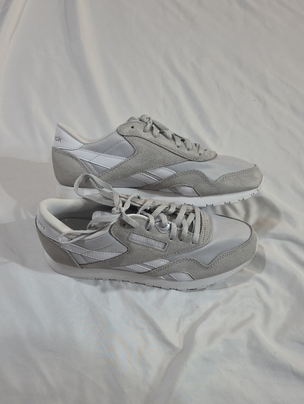 Nike Light Gray & White Women's Lace-Up Sneakers Size 8